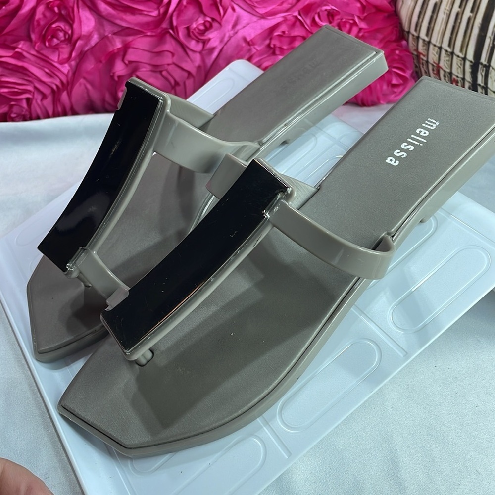 Melissa sandals in grey and silver, blush, size 9 - Picture 3 of 6
